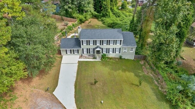 Photo - 661 Bantry Ln