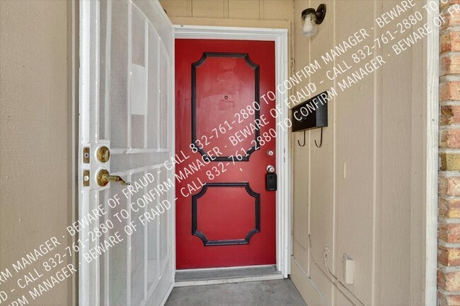 Photo - 2031 Towngate Dr