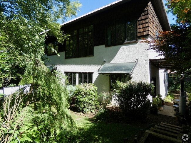 Building Photo - West Asheville Oasis Rental