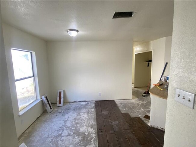 Photo - Cute 2/2 duplex with a garage House