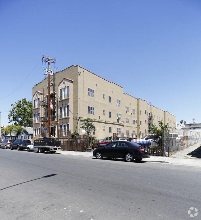 Photo - 560 N. Kingsley