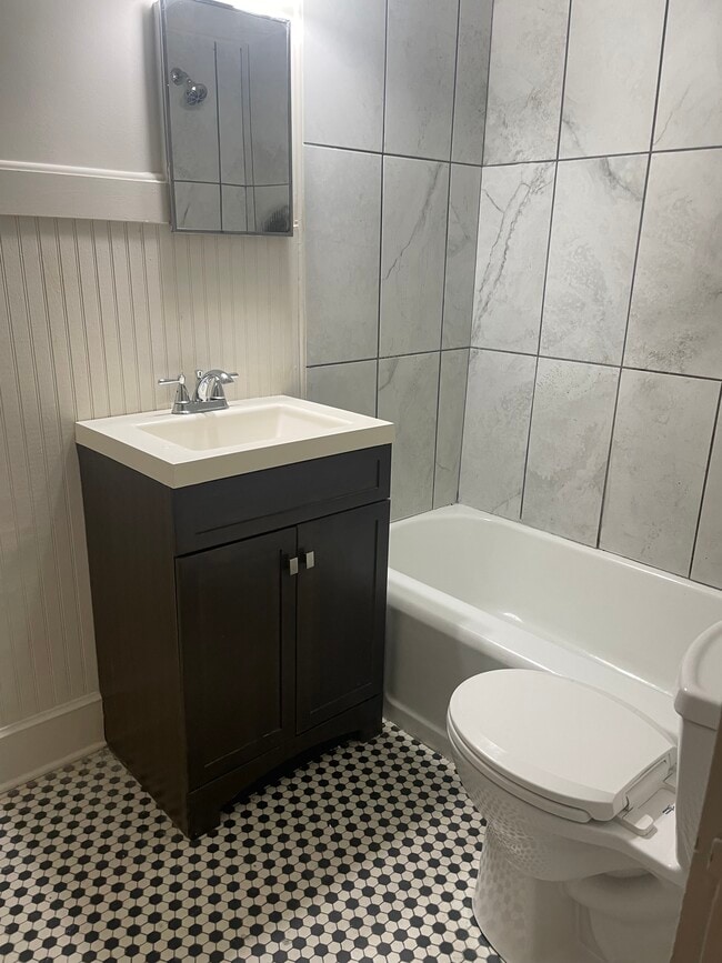 A3 Bath - The Carolinian