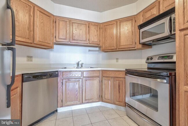 Photo - 2020 Walnut St Unit 18K