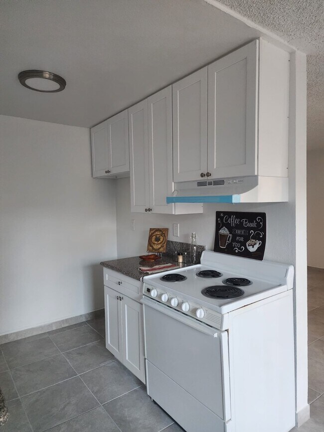 Photo - 8530 Cedros Ave Unidad 316