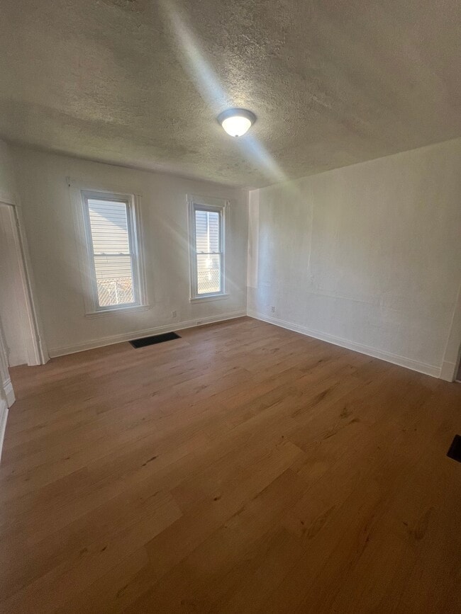 3847 Central Ave