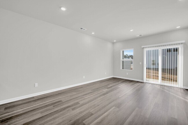 Photo - 246 Arnette Dr Unit A