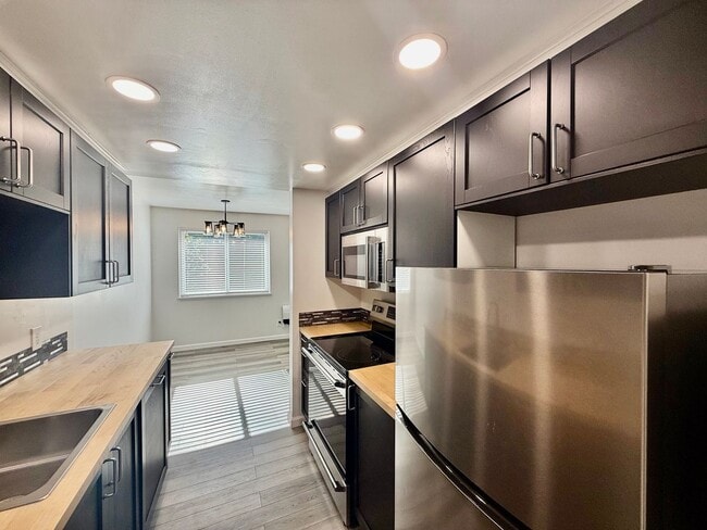 Photo - Beautiful 2 bed, 2 bath Shoreline Condo, $2495/mo. Unit 306