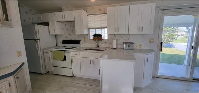 Photo - Cozy 1 bedroom furnished in Resort Style Community