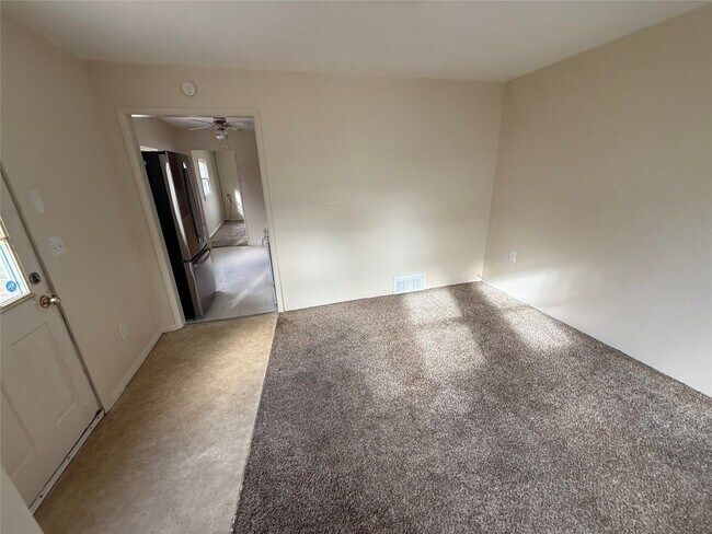 Photo - 1139 W 36th St