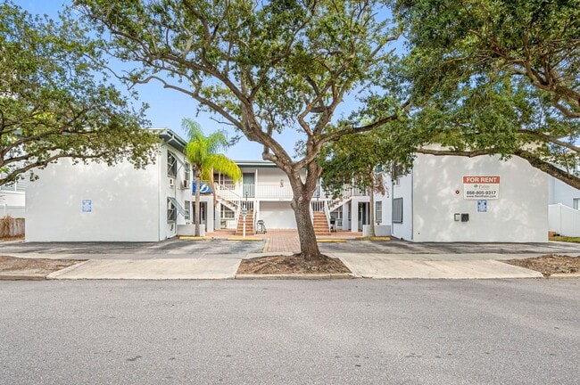 211 Danube Ave