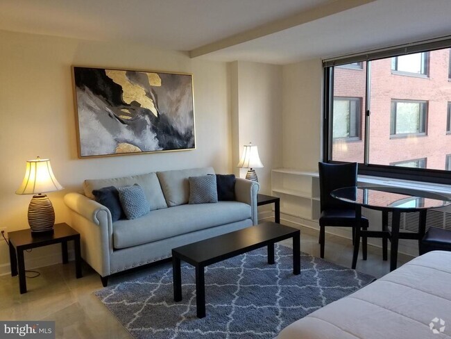 Building Photo - 1011 Arlington Blvd Unit 602 Rental
