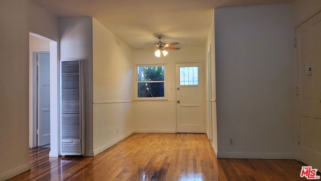 Photo - 11202 Camarillo St Apartamento Unidad 11202