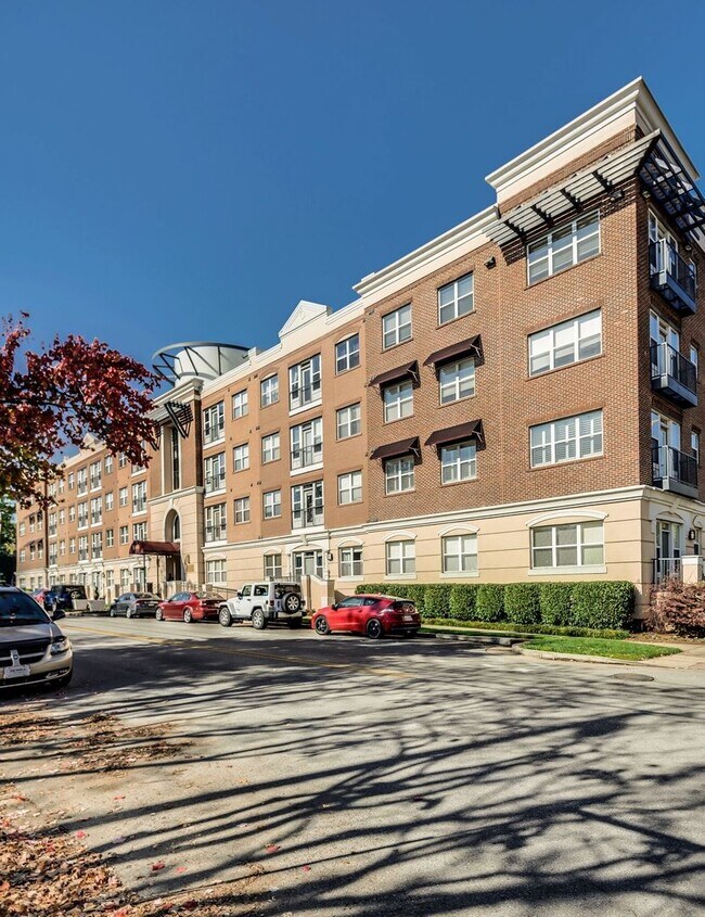Photo - Spacious 3BR/2BA end unit at Bristol West ...
