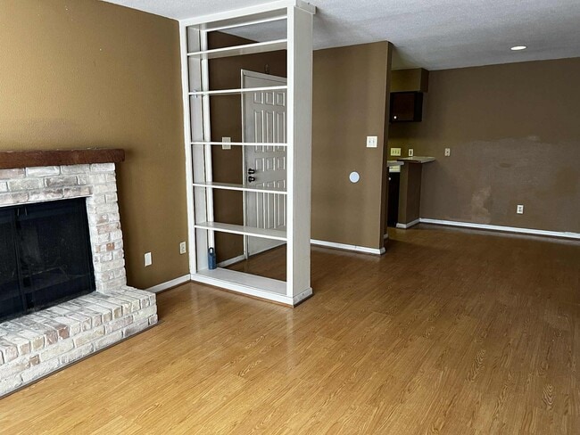 Photo - 2100 Wilcrest Dr
