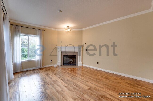 Photo - 10909 Avondale Rd NE