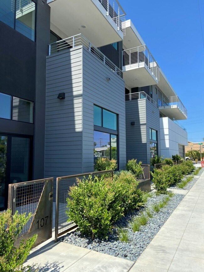 Photo - 4195 Kansas St Unit 307