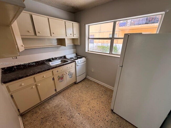 Photo - 3045 NW 21st Ct Unit 2
