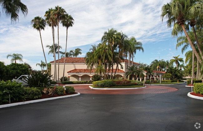 Country Club Lakes