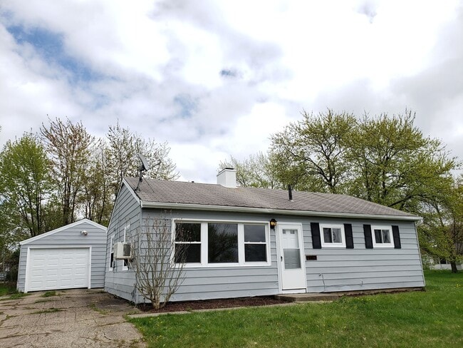 Building Photo - Charming 3-Bedroom Ranch Home on Corner Lo...