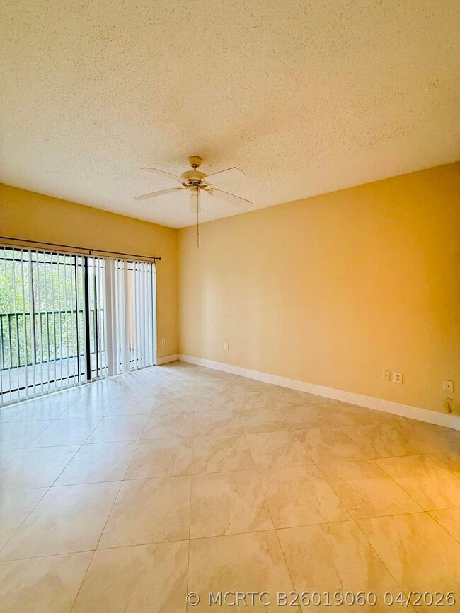 Building Photo - 2917 Tuscany Ct Unit 204