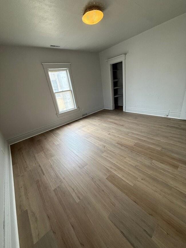 Photo - 415 George St Unit Upstairs