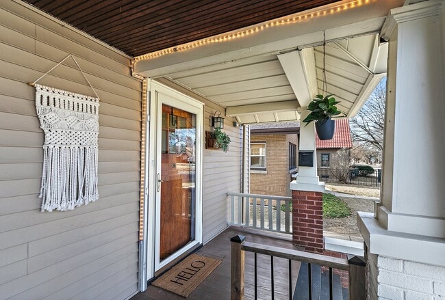 Photo - 2413 Crosby St