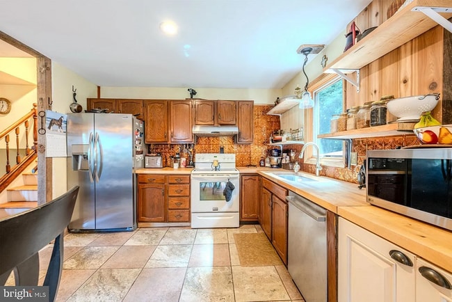 Photo - 7221 Hillview Dr