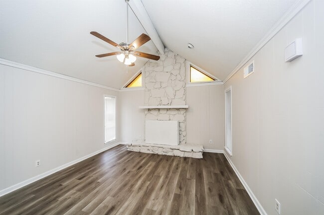 Photo - 3453 Cloudland Dr