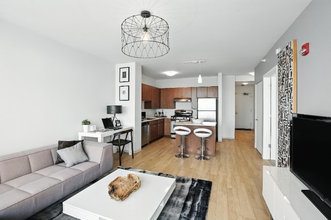 Photo - 337 E Wacker Dr