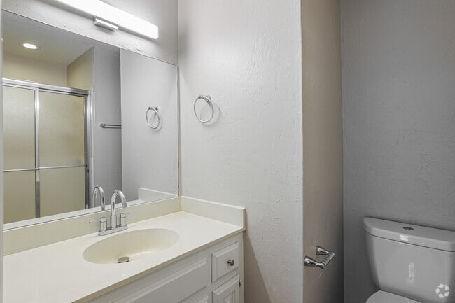 2BD, 2.5BA - 1880SF - Guest Bathroom