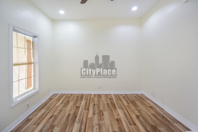 Photo - 1456 Kappes St