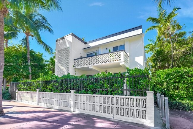 Photo - 428 Collins Ave Unit 10