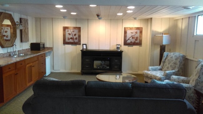 Photo - Midvale Heights Apartments