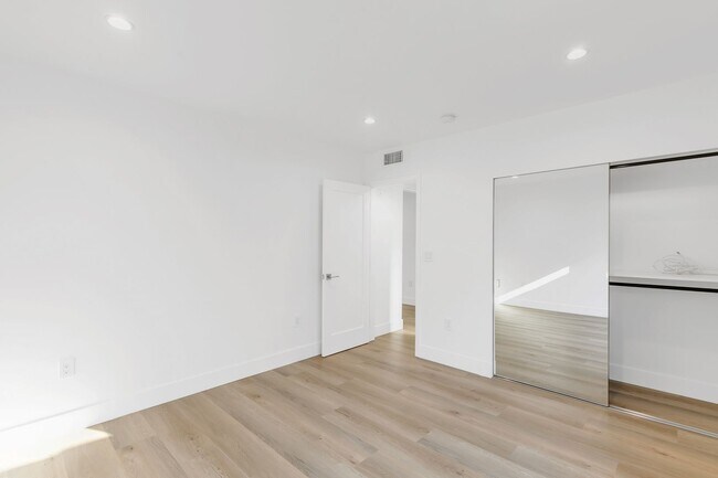 Photo - 8355 Blackburn Ave