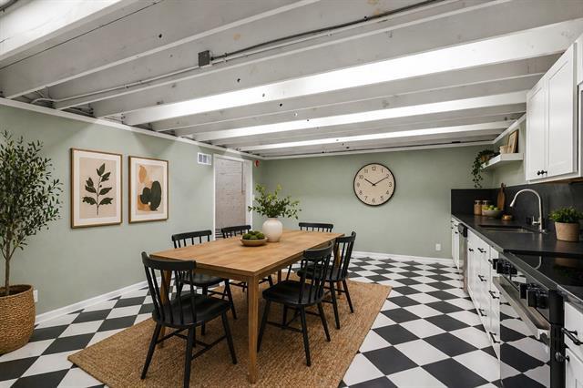 Photo - 306 S Walton St