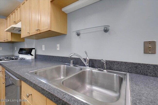 Photo - 1124 Rammers Ave