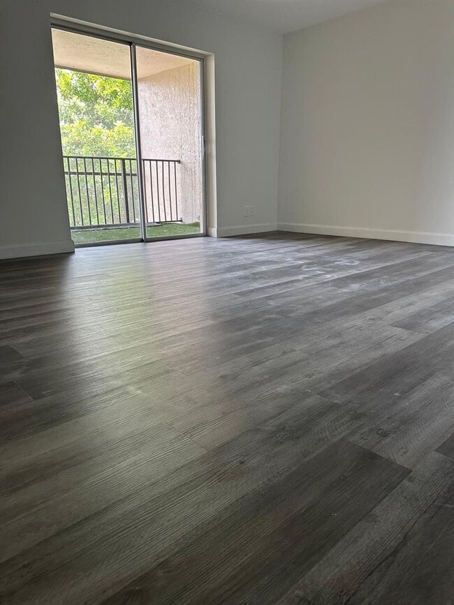 Photo - 3321 Quail Close