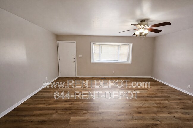 Photo - 1531 E Riverside Dr