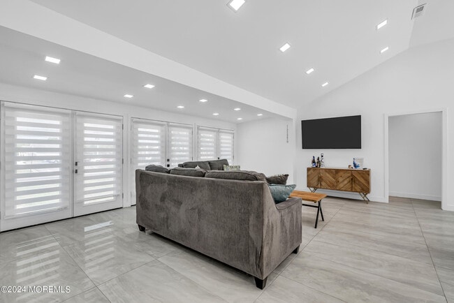 Photo - 142 Locust Ave