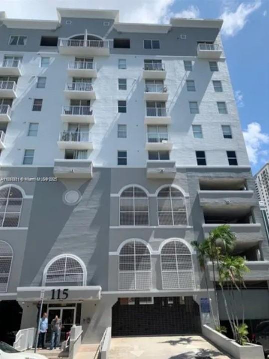 Photo - 115 SW 11th St Unidad 902