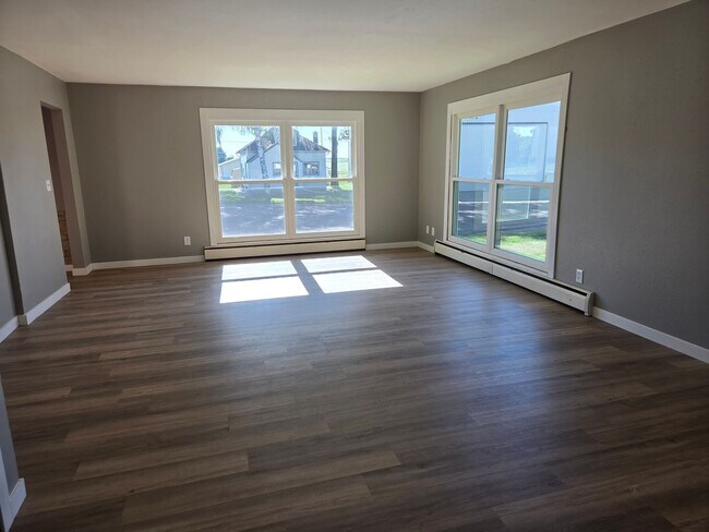 Building Photo - Gartner 341 Unit A Main