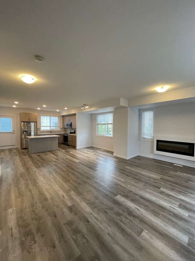 Building Photo - 3623 James Mowatt Trl SW