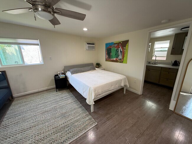 1756 S Genesee Ave Unidad Backhouse