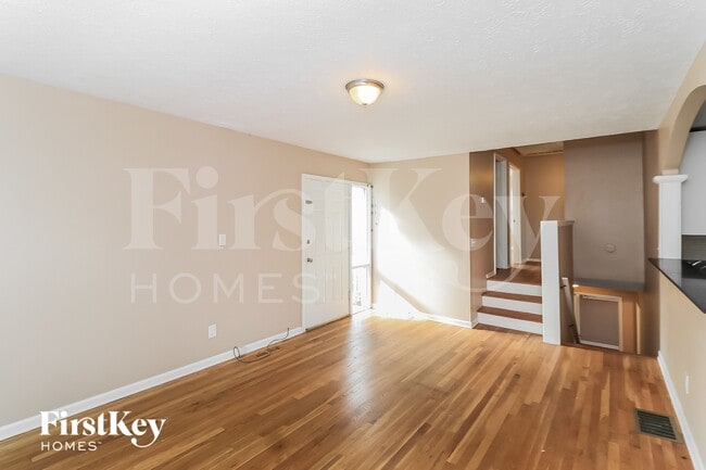 Photo - 5070 Fairmont Rd SE