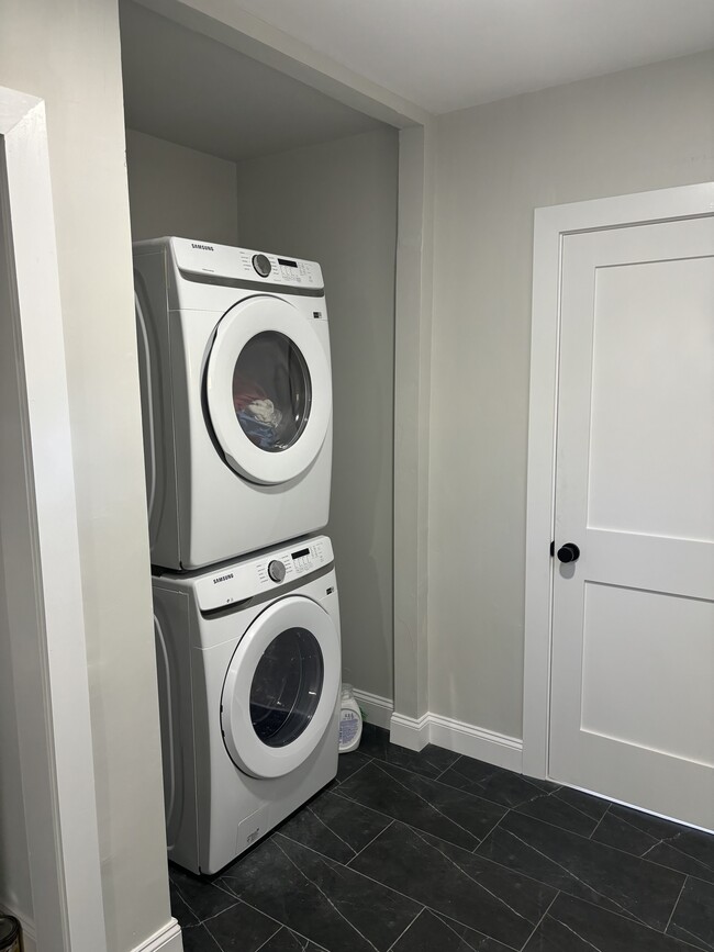 Photo - 163 Oakdale Ave Unidad 2