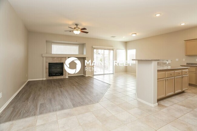 Photo - 3530 Driving Range St