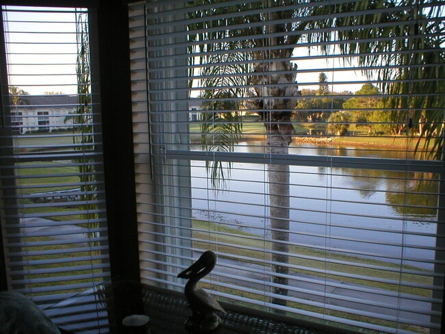 Building Photo - 21180 Country Creek Dr Unit 10