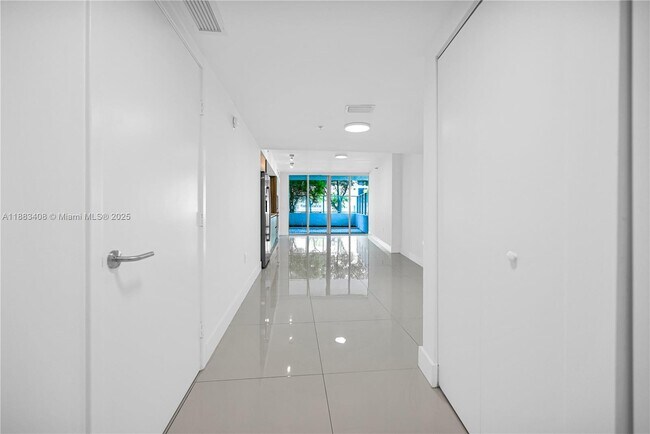 Photo - 6620 Indian Creek Dr Unit 116