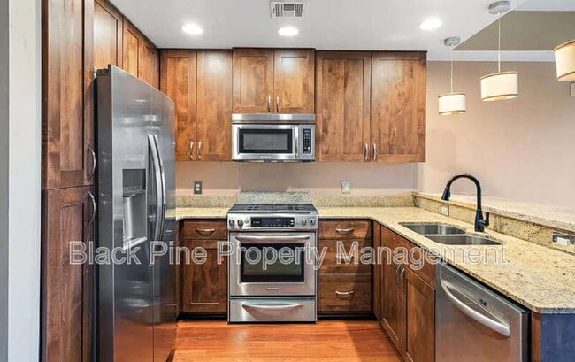 Photo - 323 W Jefferson St Unit 205