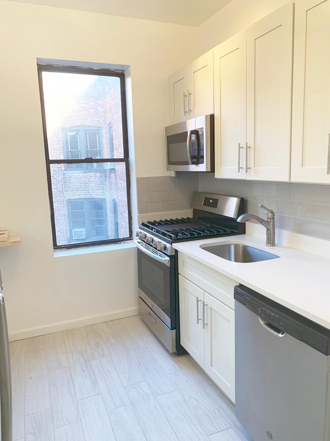 Photo - 29-33-33 51st St Unit D4